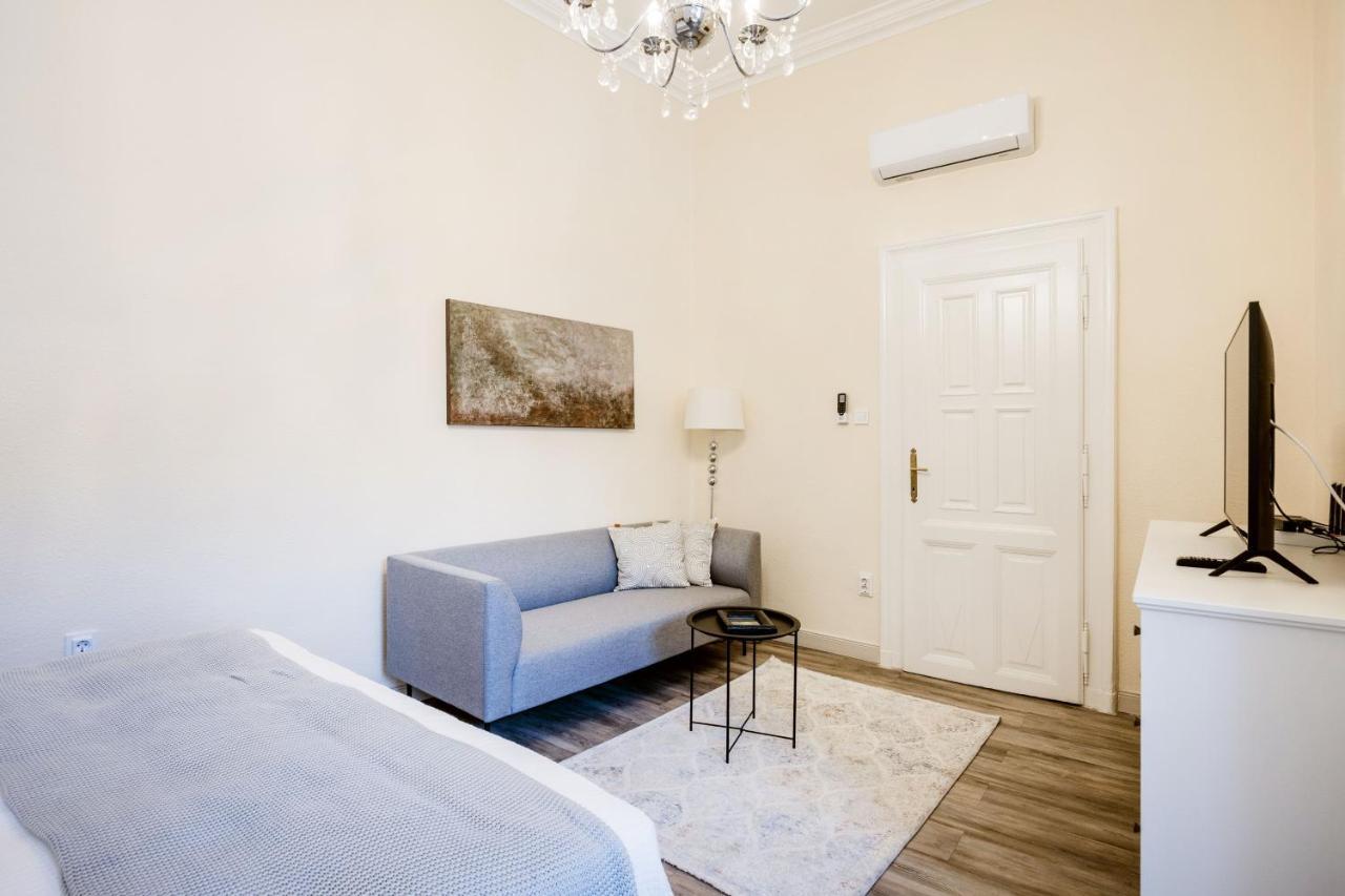 Andrassy 13 Center Apartment Budapest Bagian luar foto